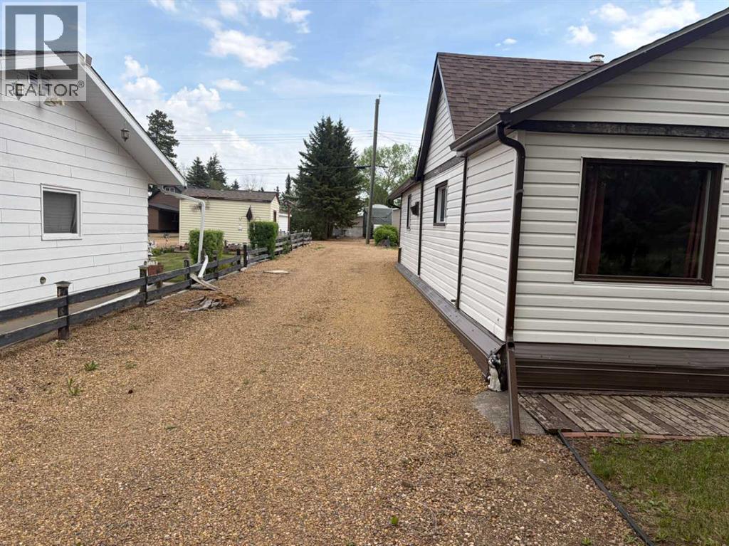 4521 44 Street — photo 12