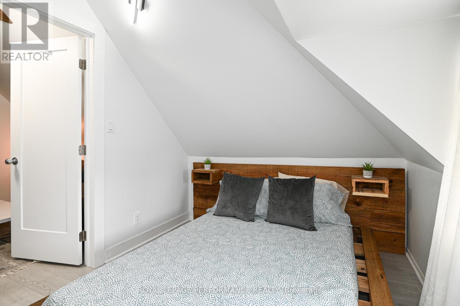 2 Bed, 1 Bath House for Rent in Ottawa – 3 – 123 PAMILLA STREET, Ottawa – MLS# X13418050 - Image 13
