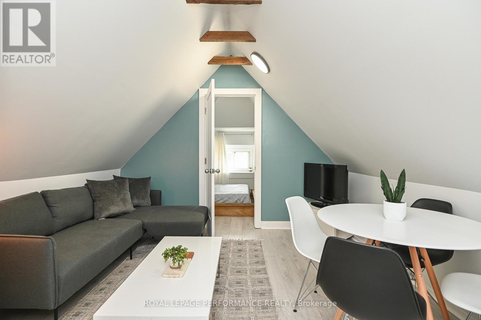 2 Bed, 1 Bath House for Rent in Ottawa – 3 – 123 PAMILLA STREET, Ottawa – MLS# X13418050 - Image 6