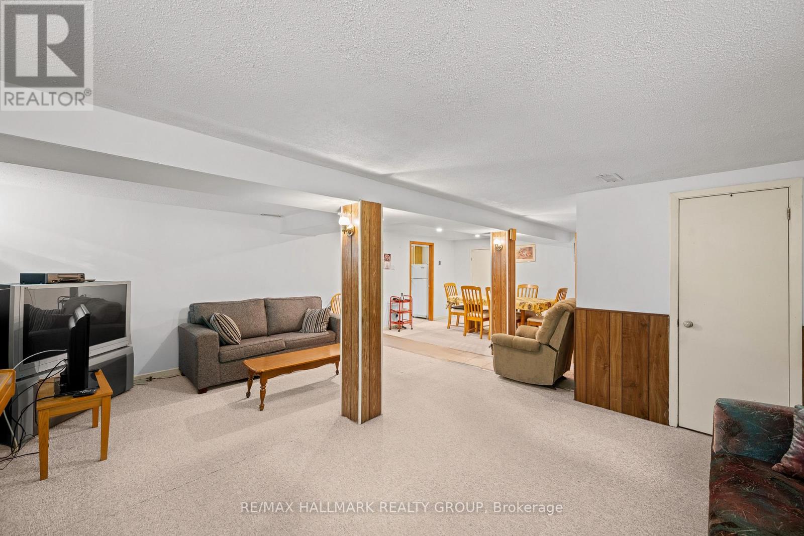 839 WESTON DRIVE - 15