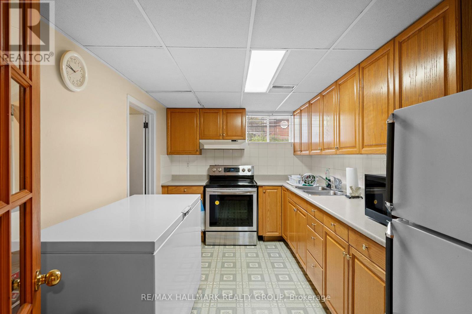 839 WESTON DRIVE - 19
