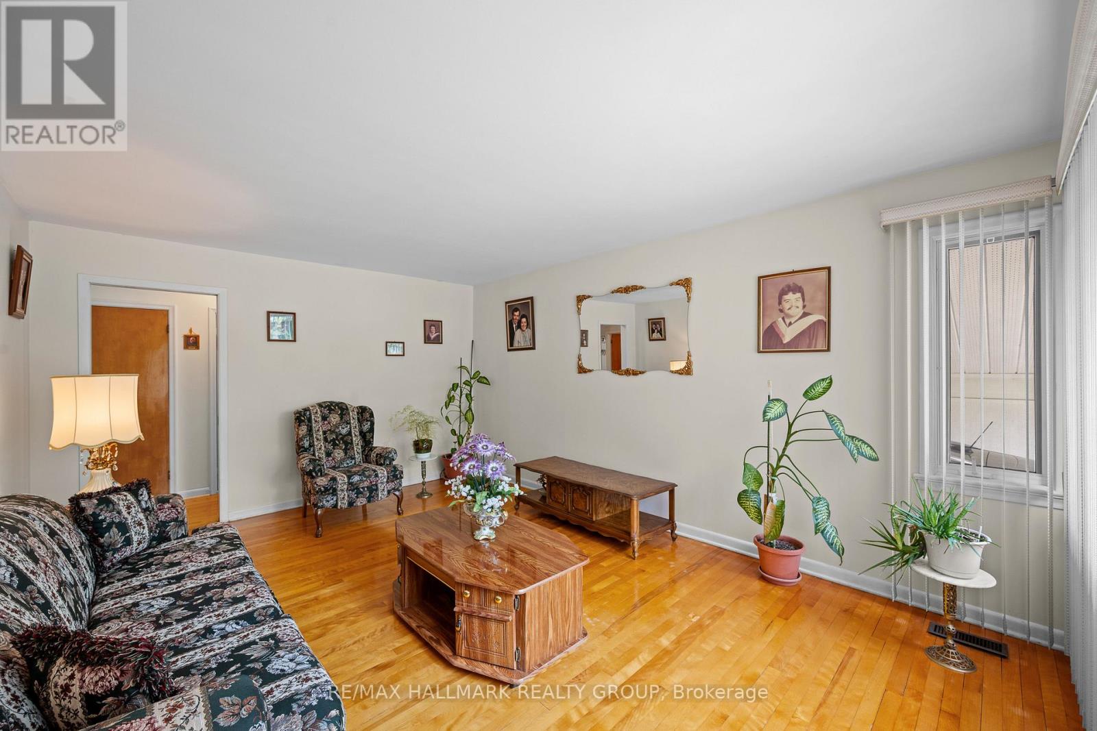 839 WESTON DRIVE - 6