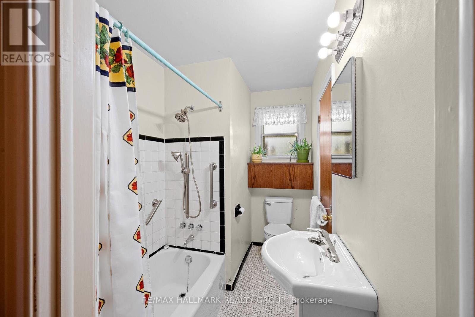 839 WESTON DRIVE - 8