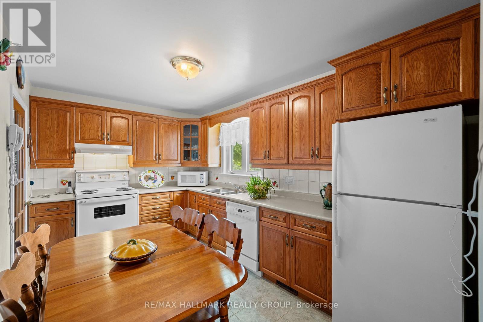839 WESTON DRIVE - 9