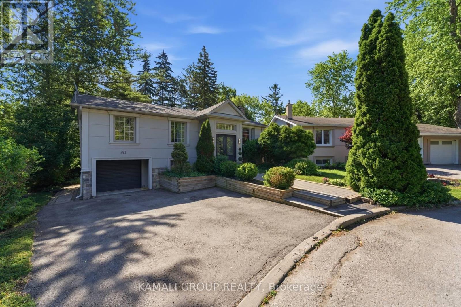 61 LAWNWOOD COURT - 3