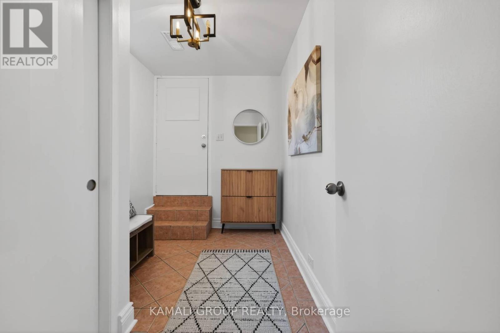 61 LAWNWOOD COURT - 31