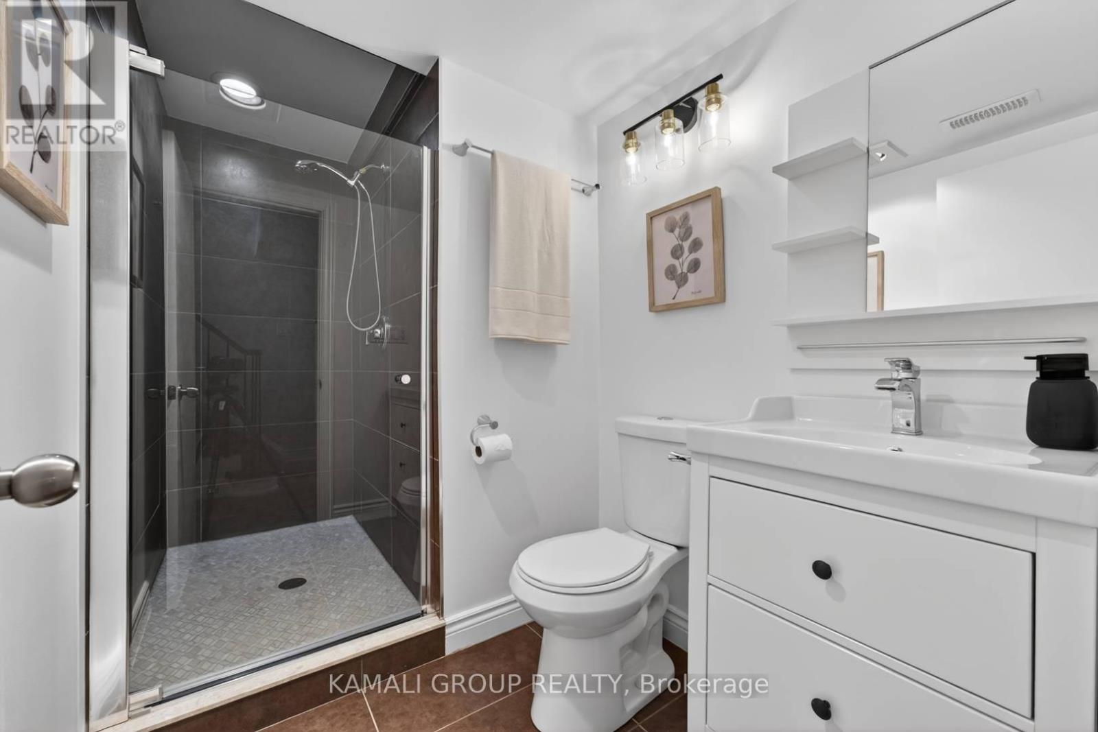 61 LAWNWOOD COURT - 37