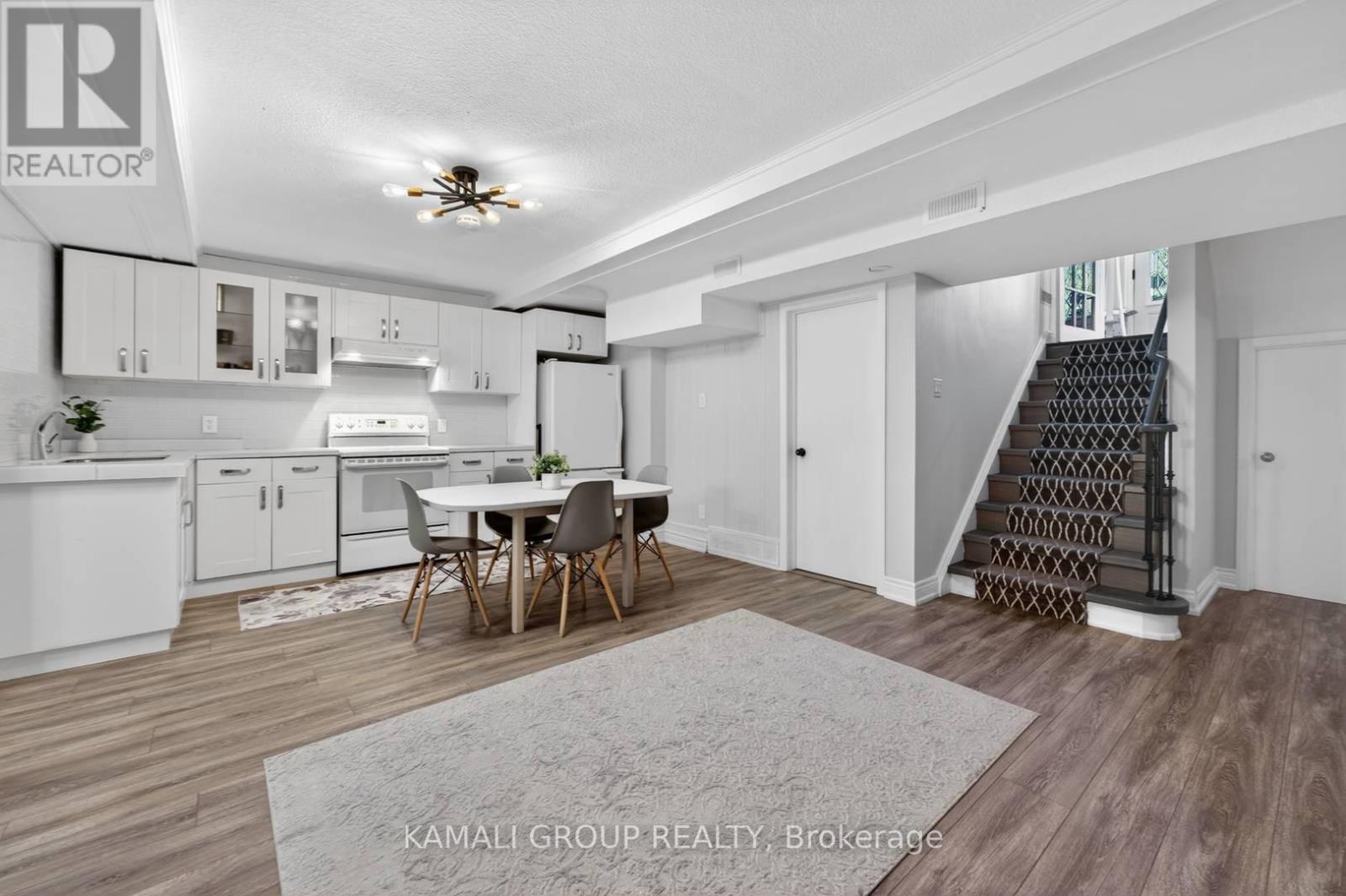 61 LAWNWOOD COURT - 38