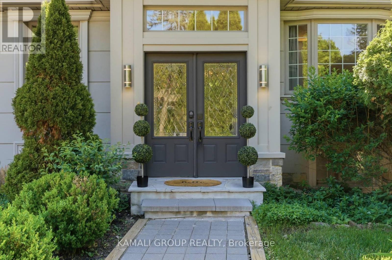 61 LAWNWOOD COURT - 4