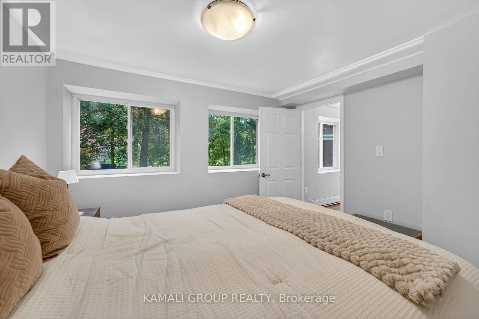 61 LAWNWOOD COURT - 40