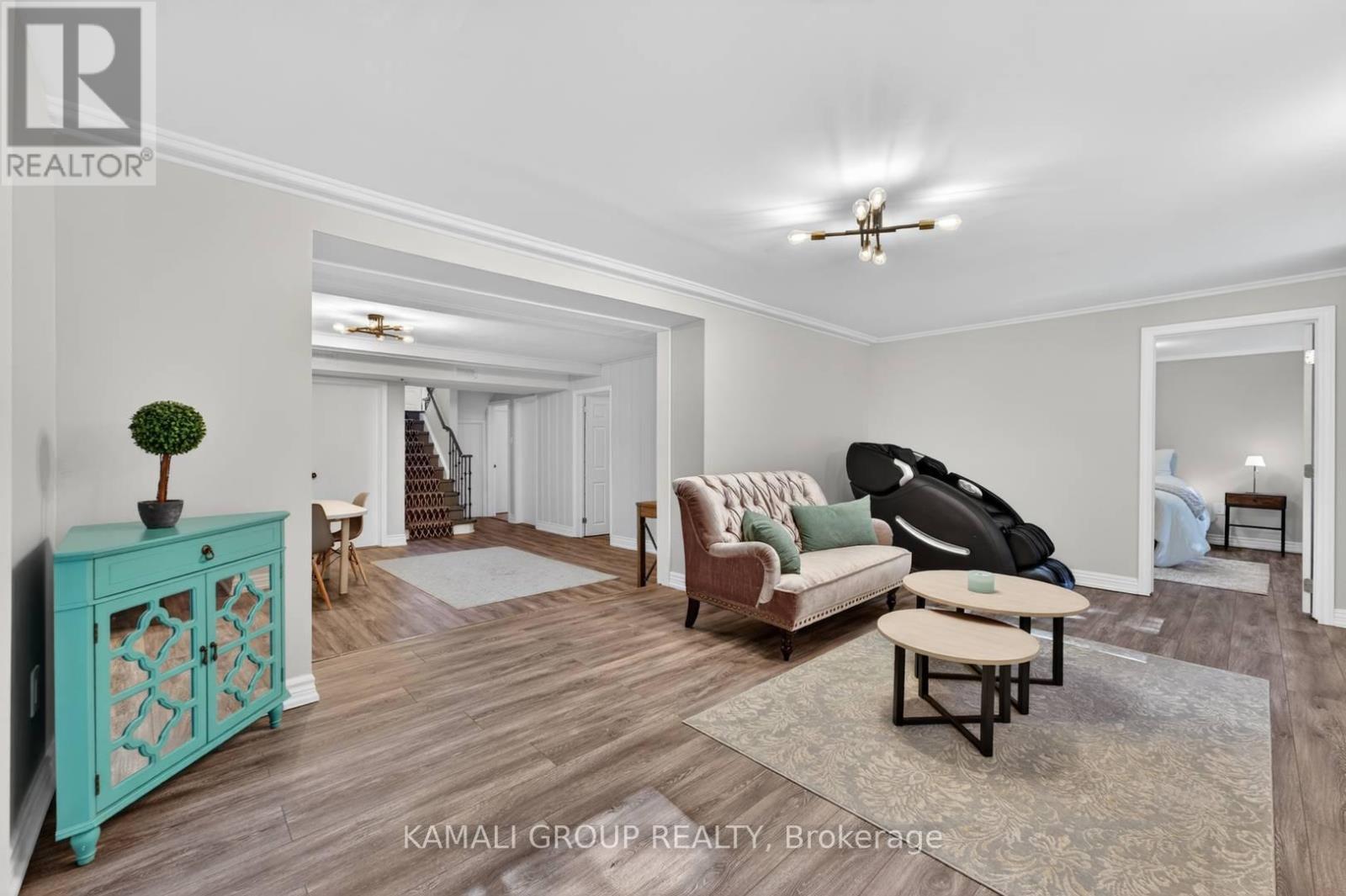 61 LAWNWOOD COURT - 41