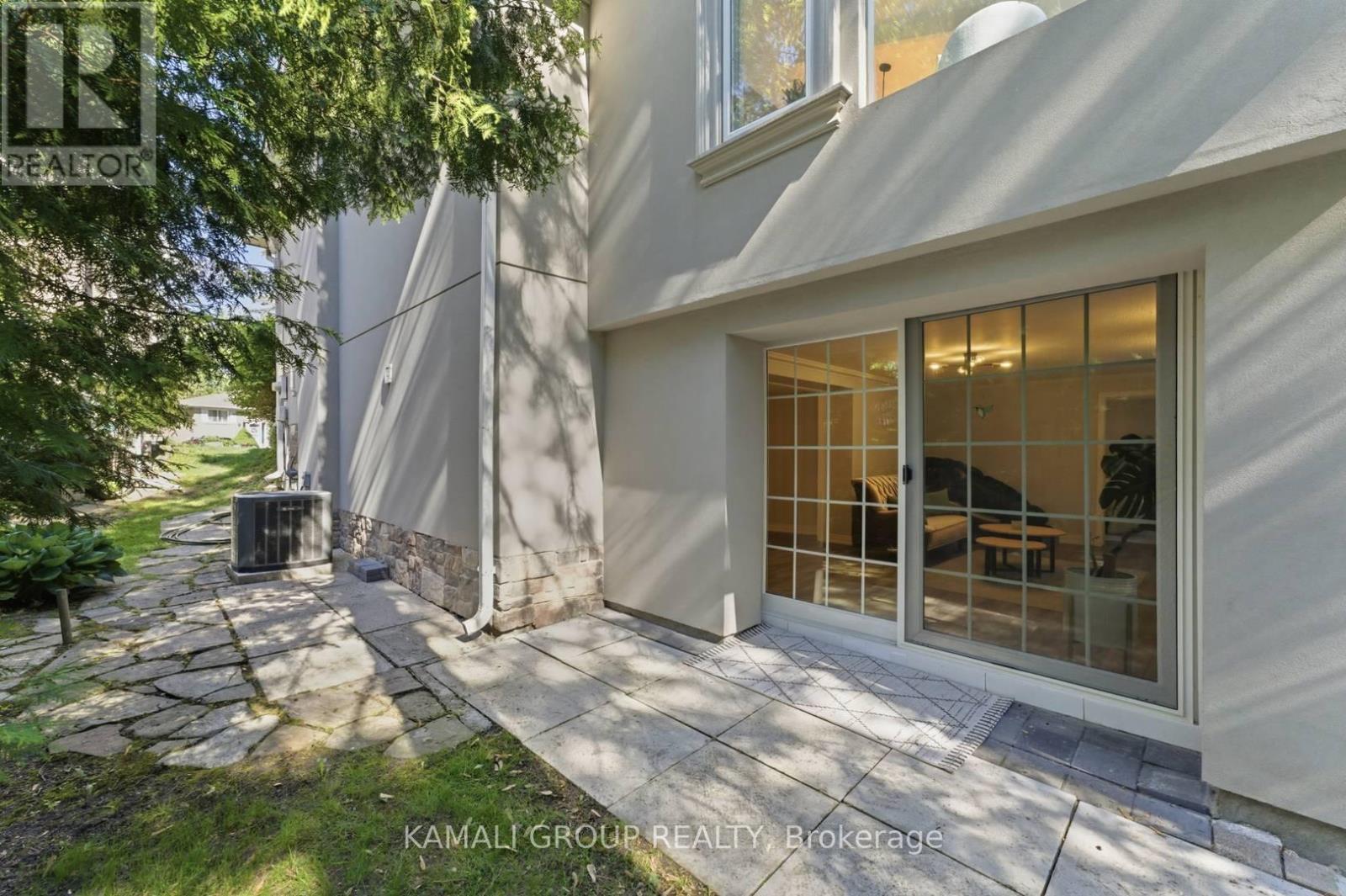 61 LAWNWOOD COURT - 43