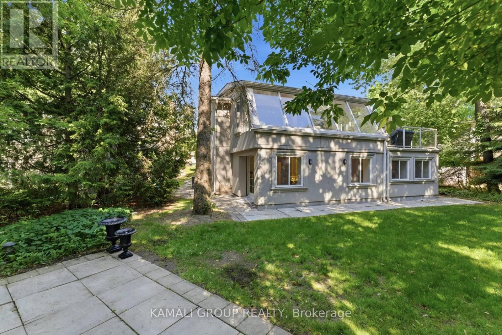 61 LAWNWOOD COURT - 45
