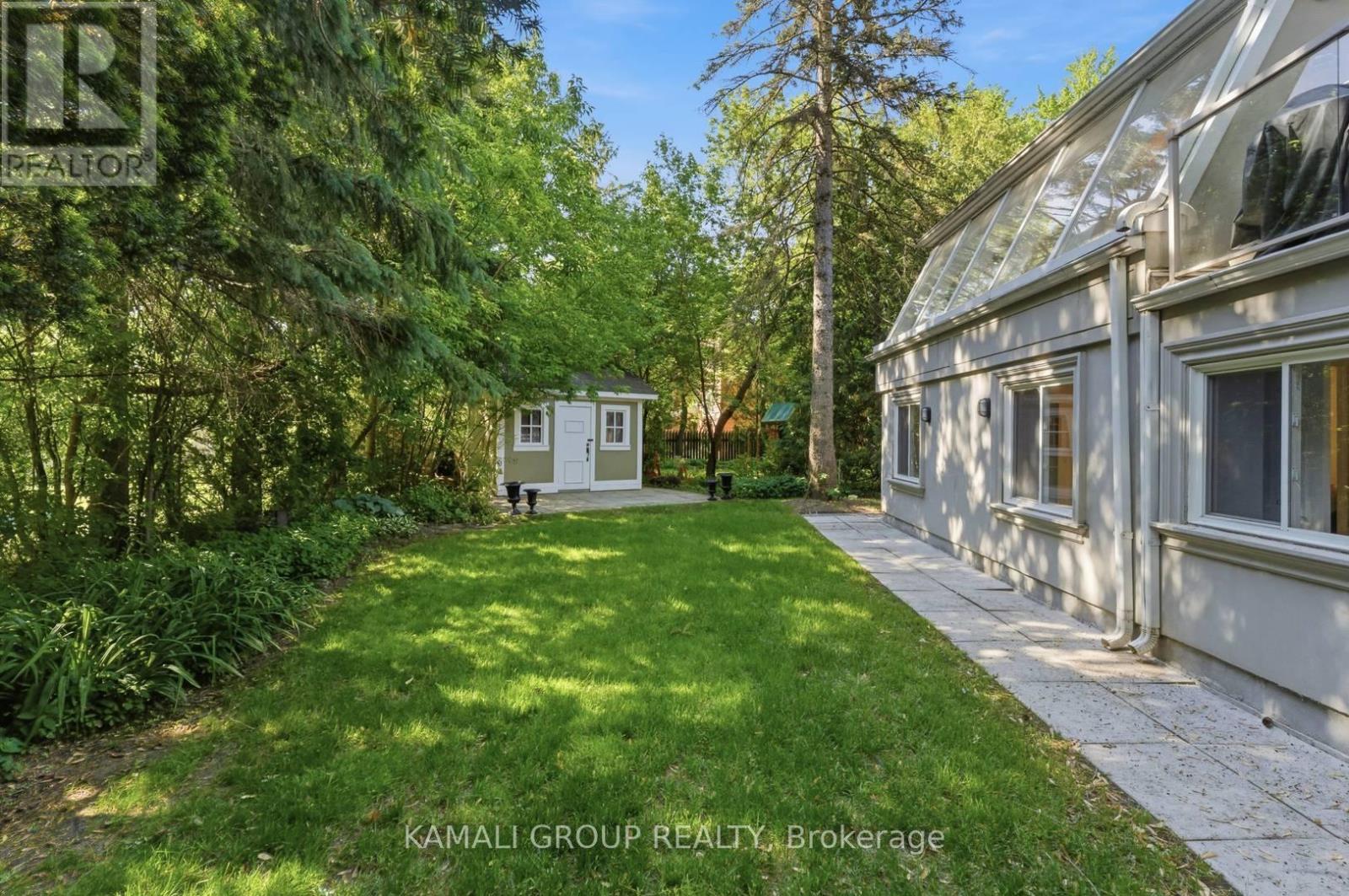 61 LAWNWOOD COURT - 48