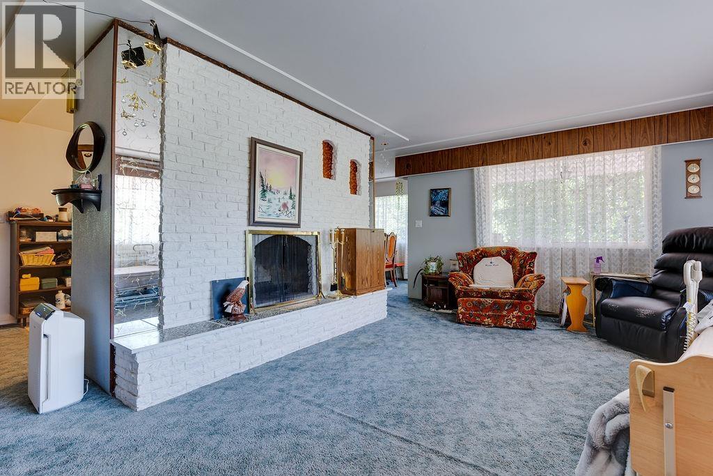 Photo 10 of 37 — 11915 GISCOME ROAD · Prince George, BC