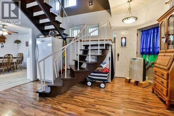 5202 52 Street — photo 8