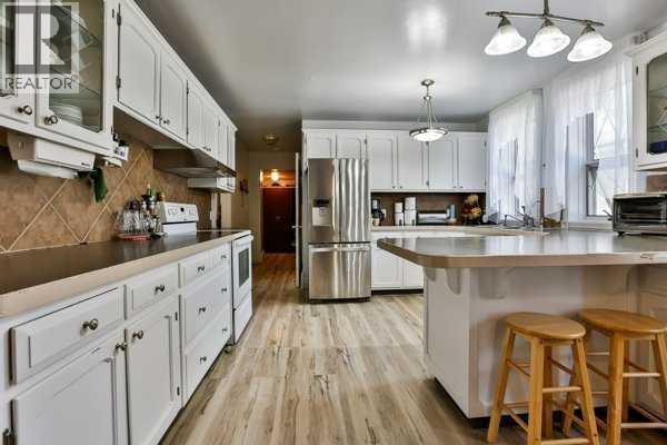 5202 52 Street — photo 11