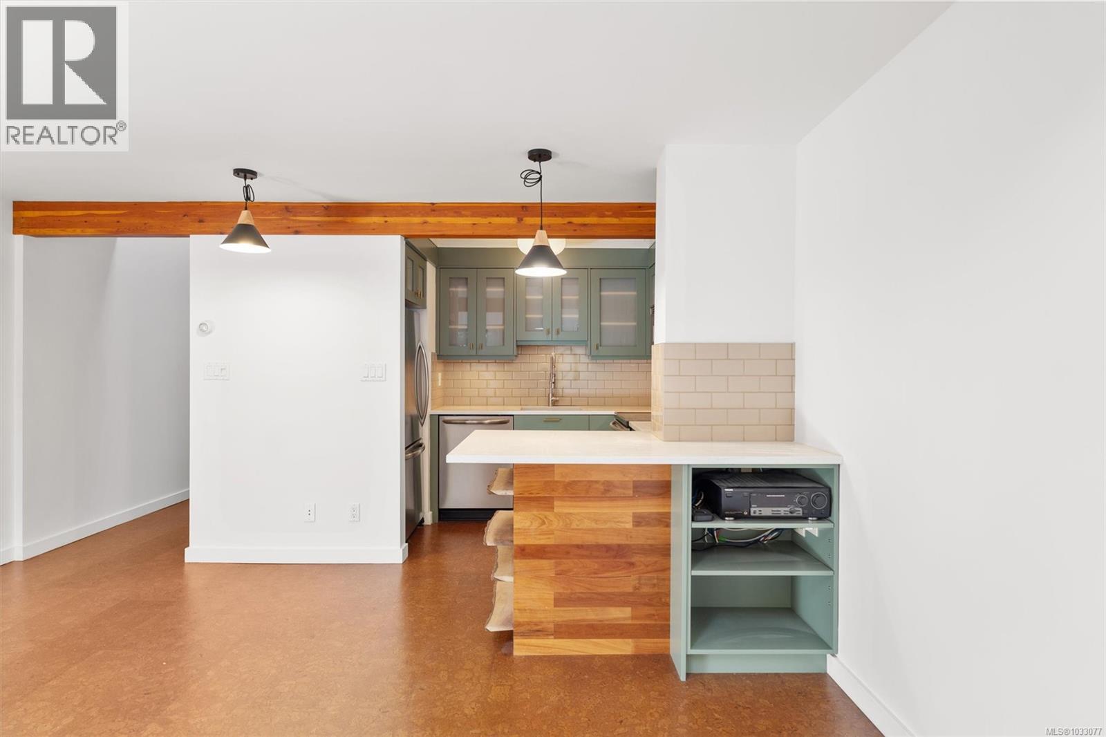 205 2341 Harbour Rd, Sidney