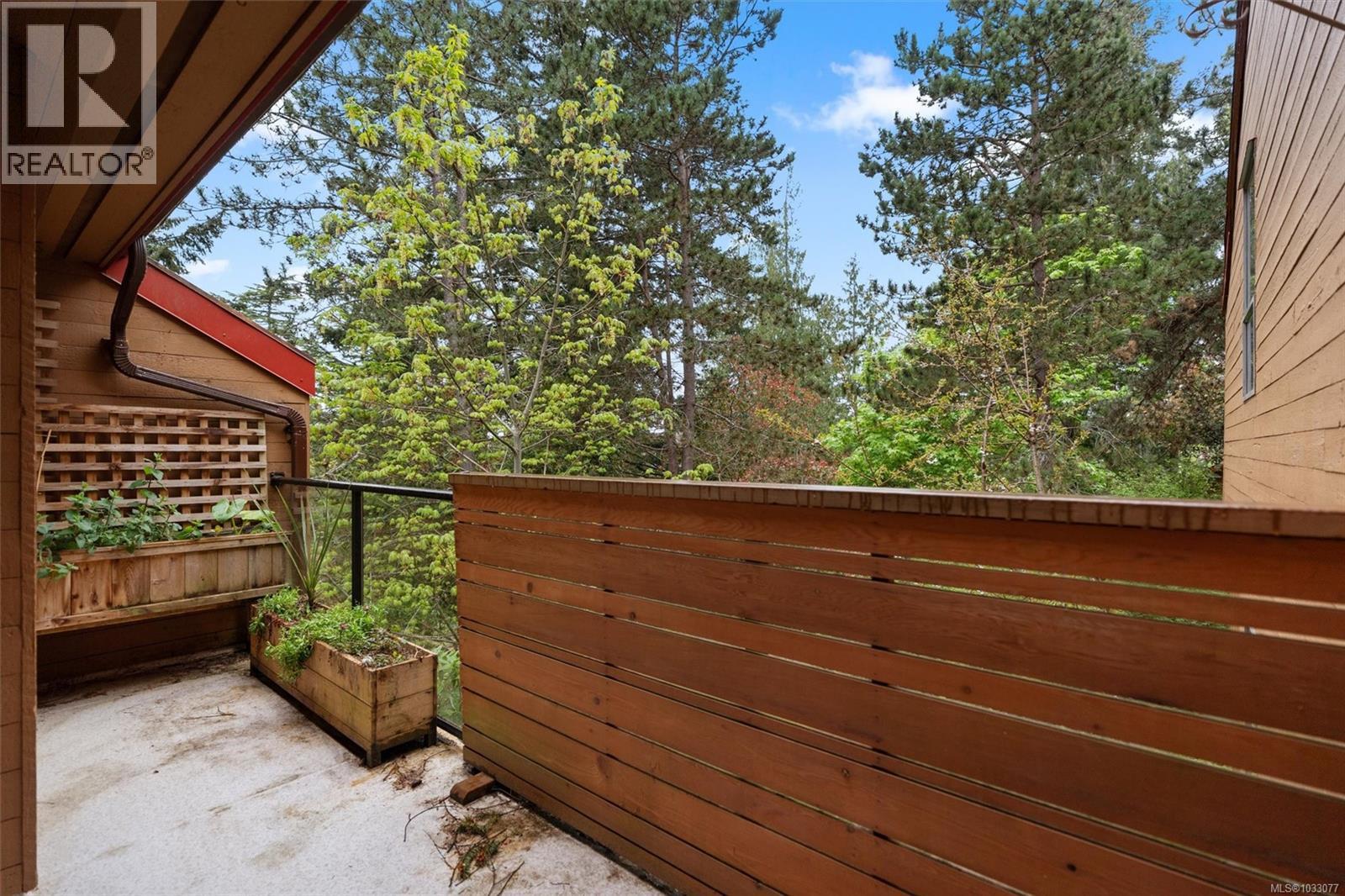 205 2341 Harbour Rd, Sidney