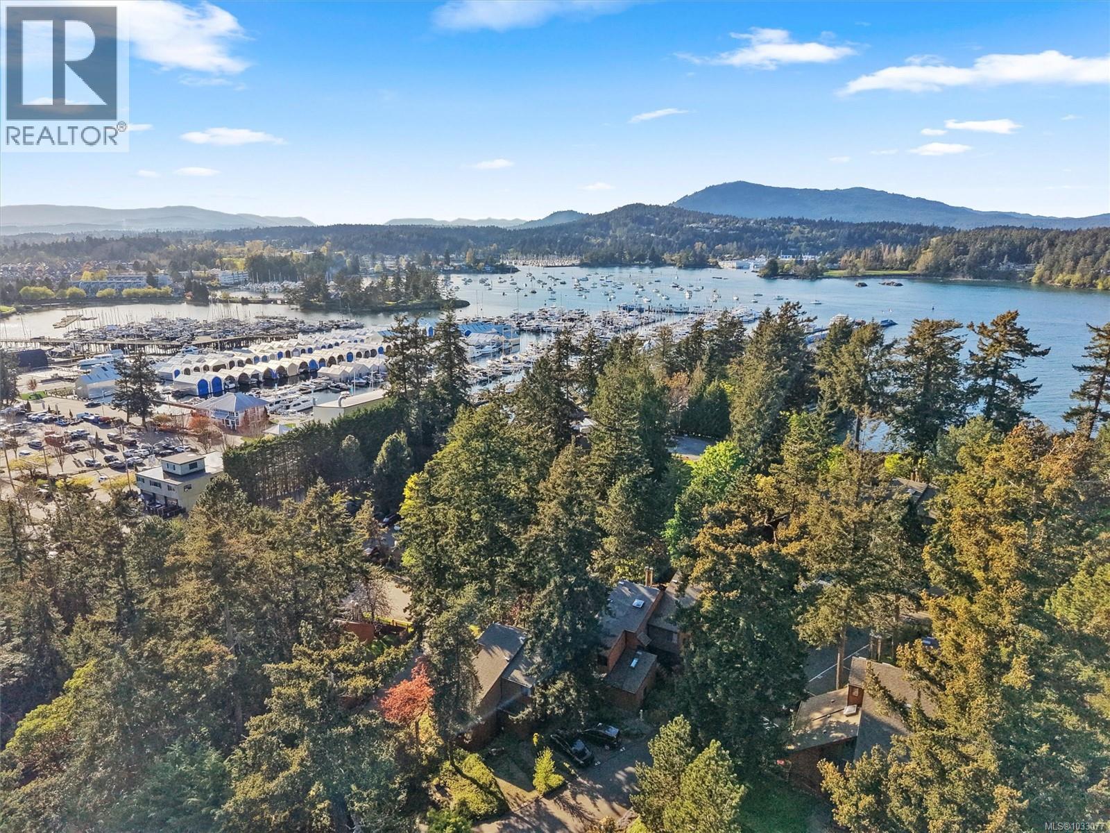 205 2341 Harbour Rd, Sidney