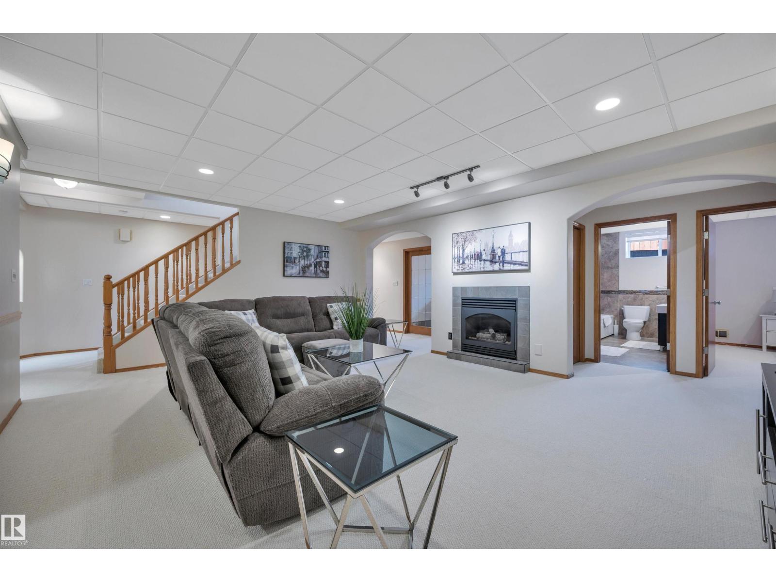 479 ESTATE DR - 35