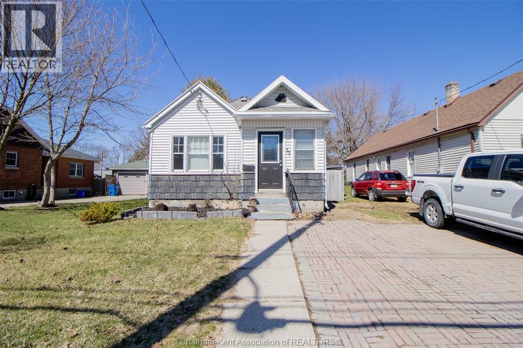 35 Alexandra AVENUE - 2