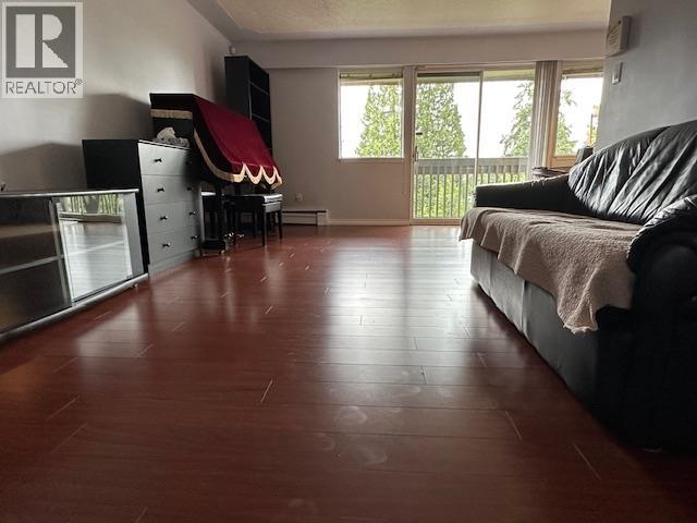 11 5740 HASTINGS STREET, Burnaby