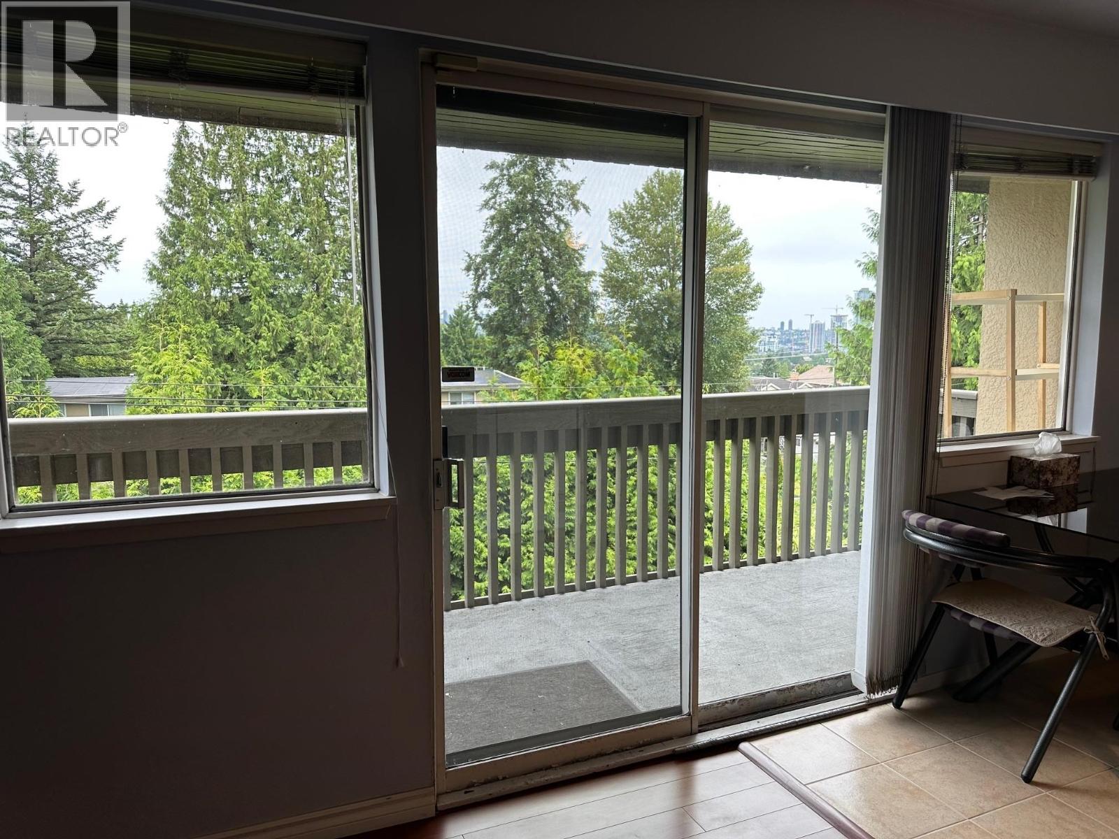 11 5740 HASTINGS STREET, Burnaby