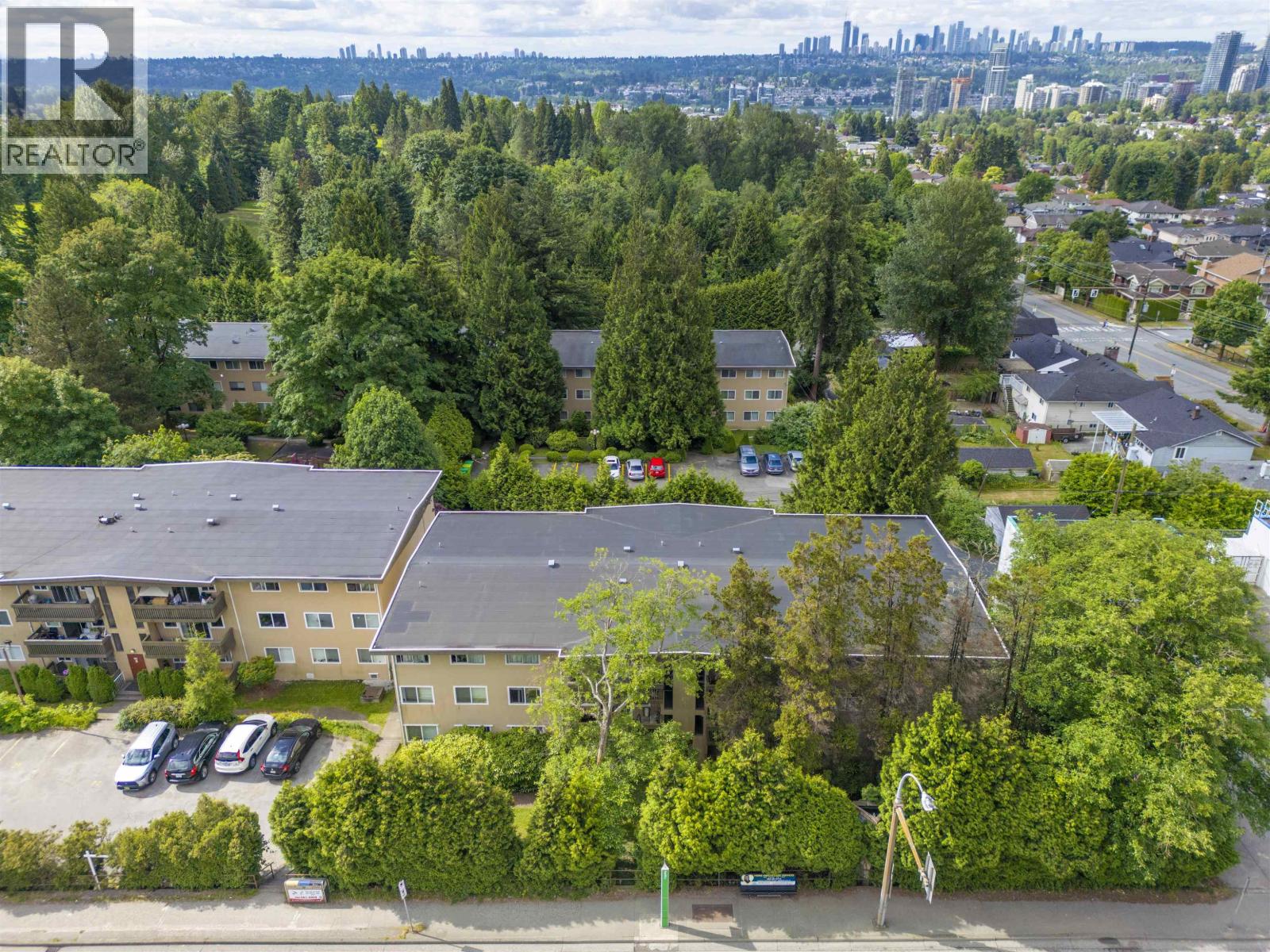 11 5740 HASTINGS STREET, Burnaby
