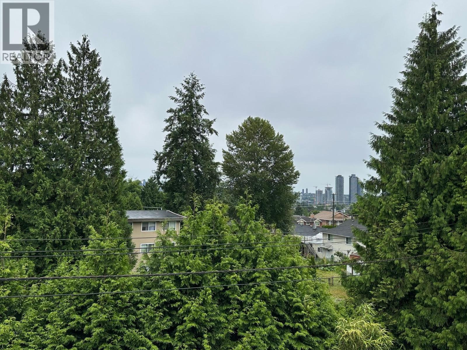 11 5740 HASTINGS STREET, Burnaby