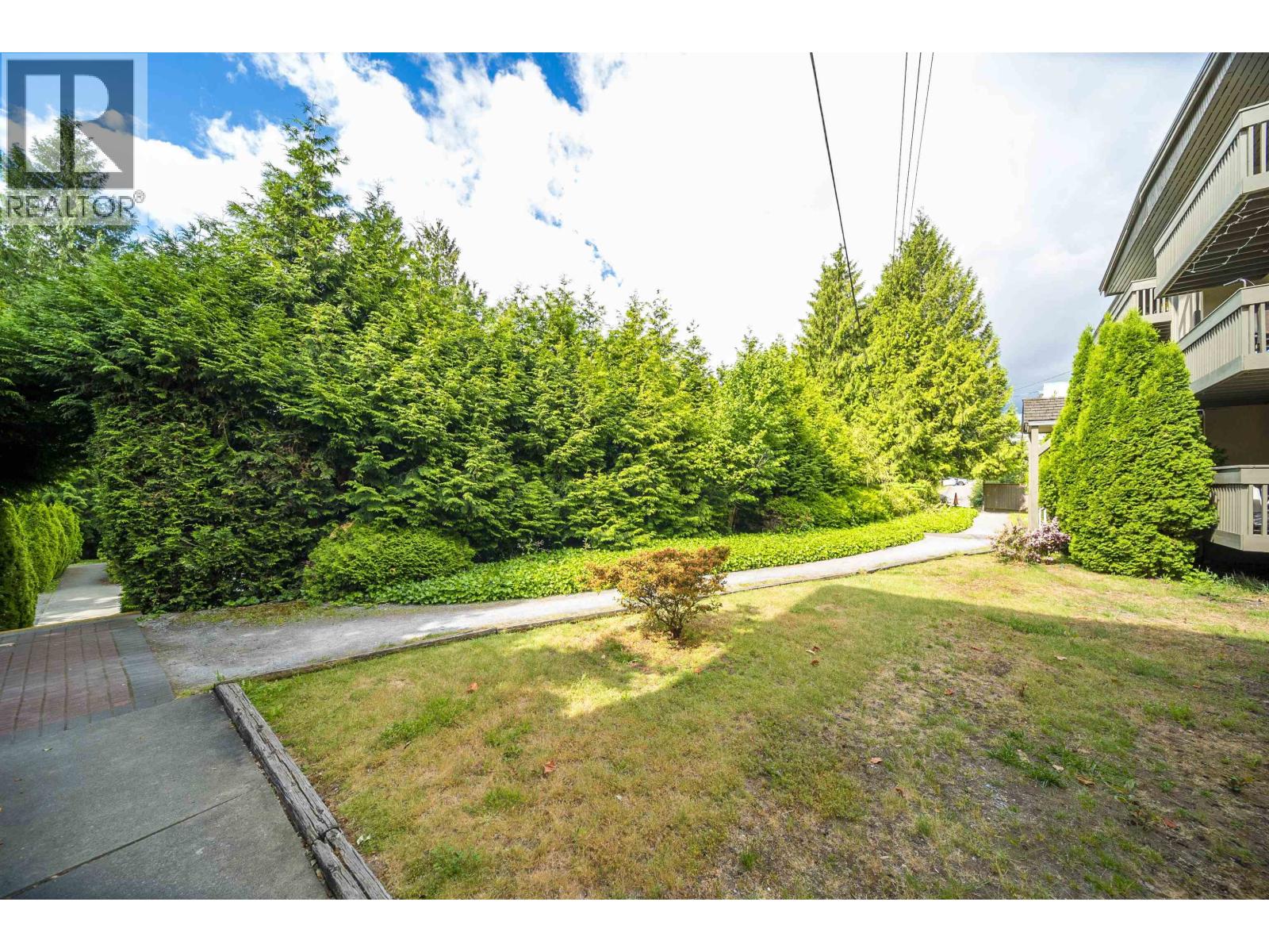 11 5740 HASTINGS STREET, Burnaby