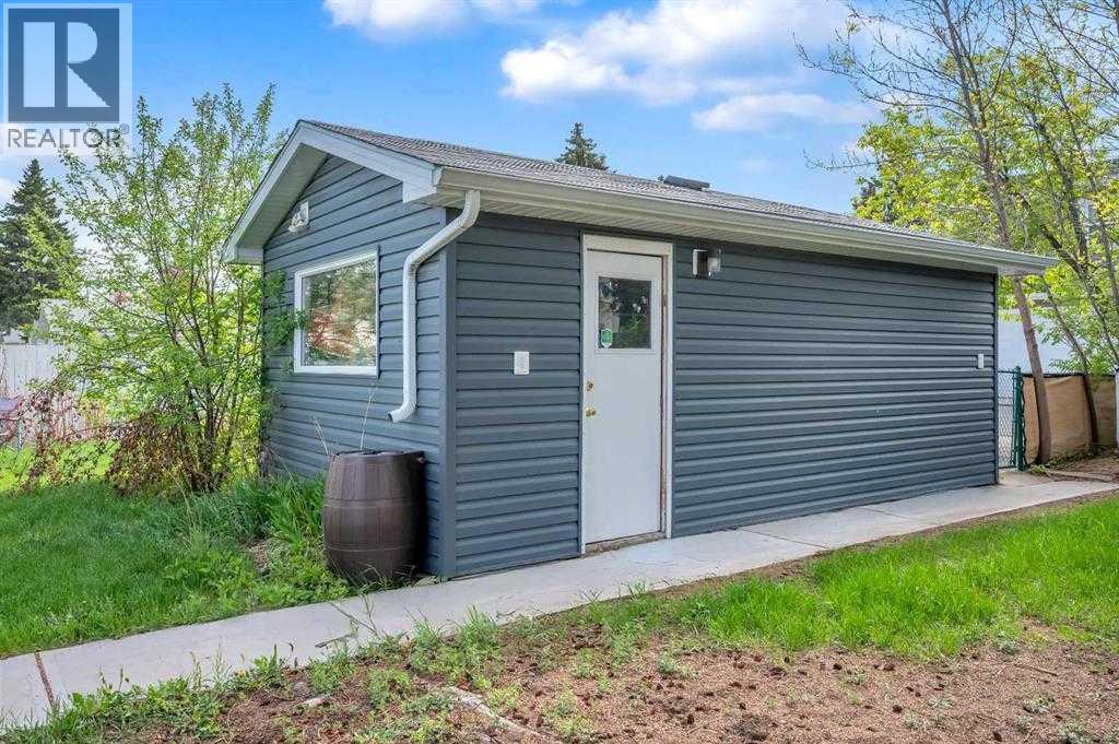 3143 45 Street SW — photo 38