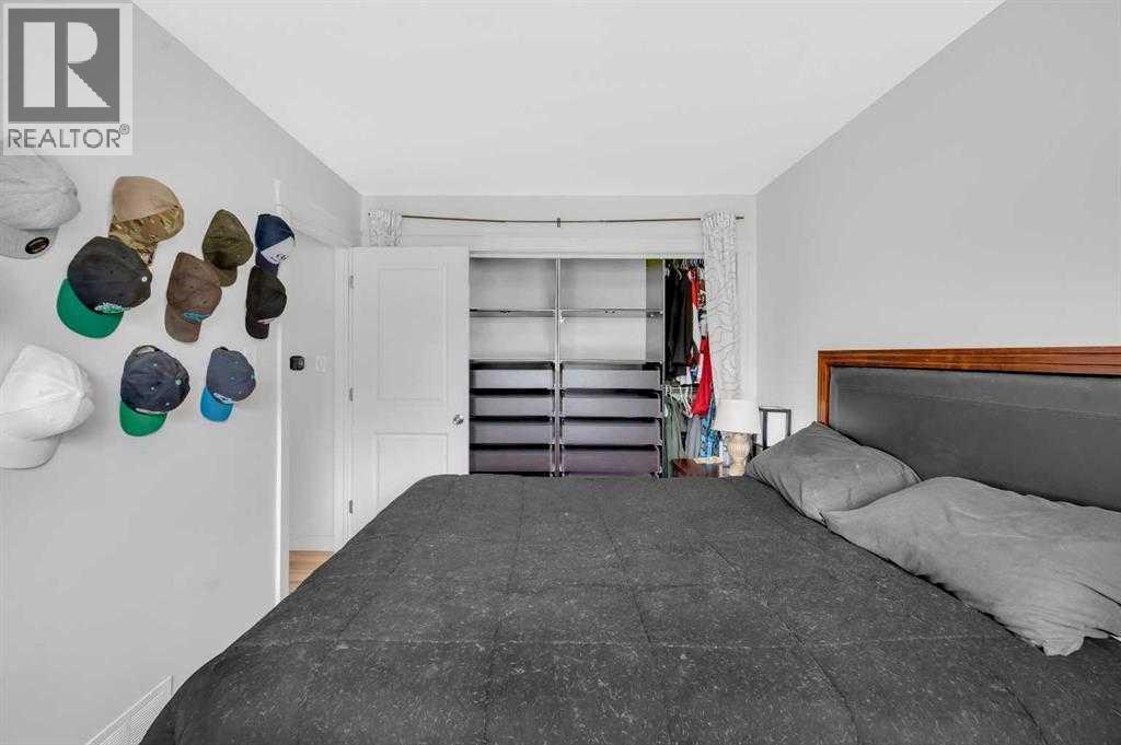 3143 45 Street SW — photo 18