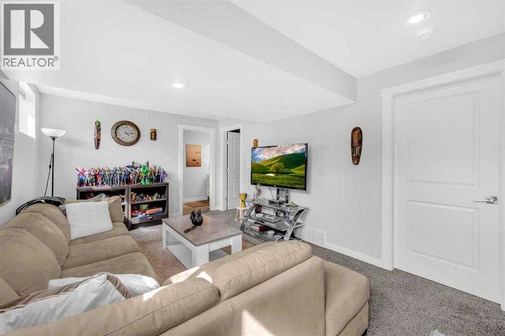 3143 45 Street SW — photo 28