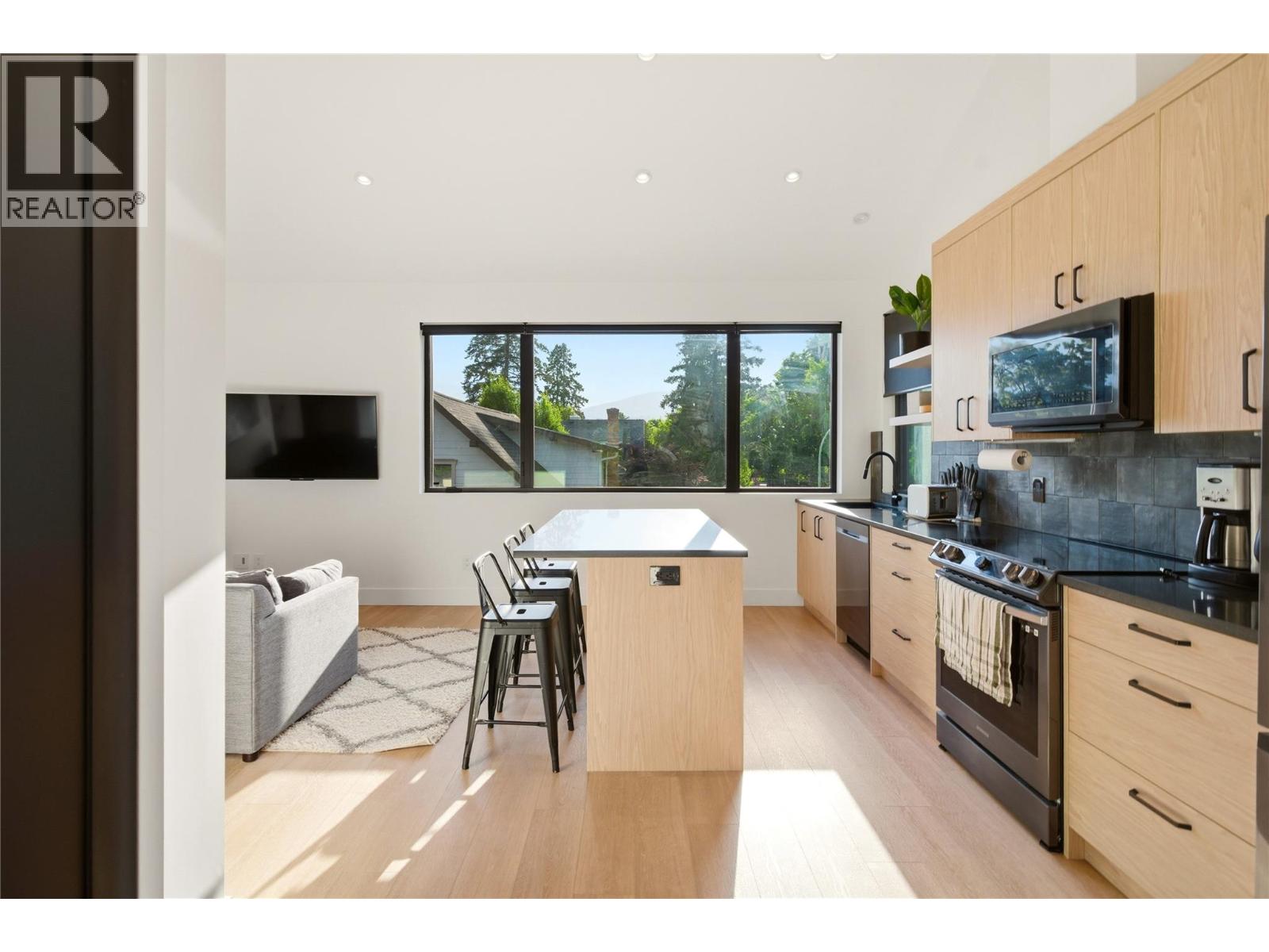  267 Lake Avenue, Kelowna