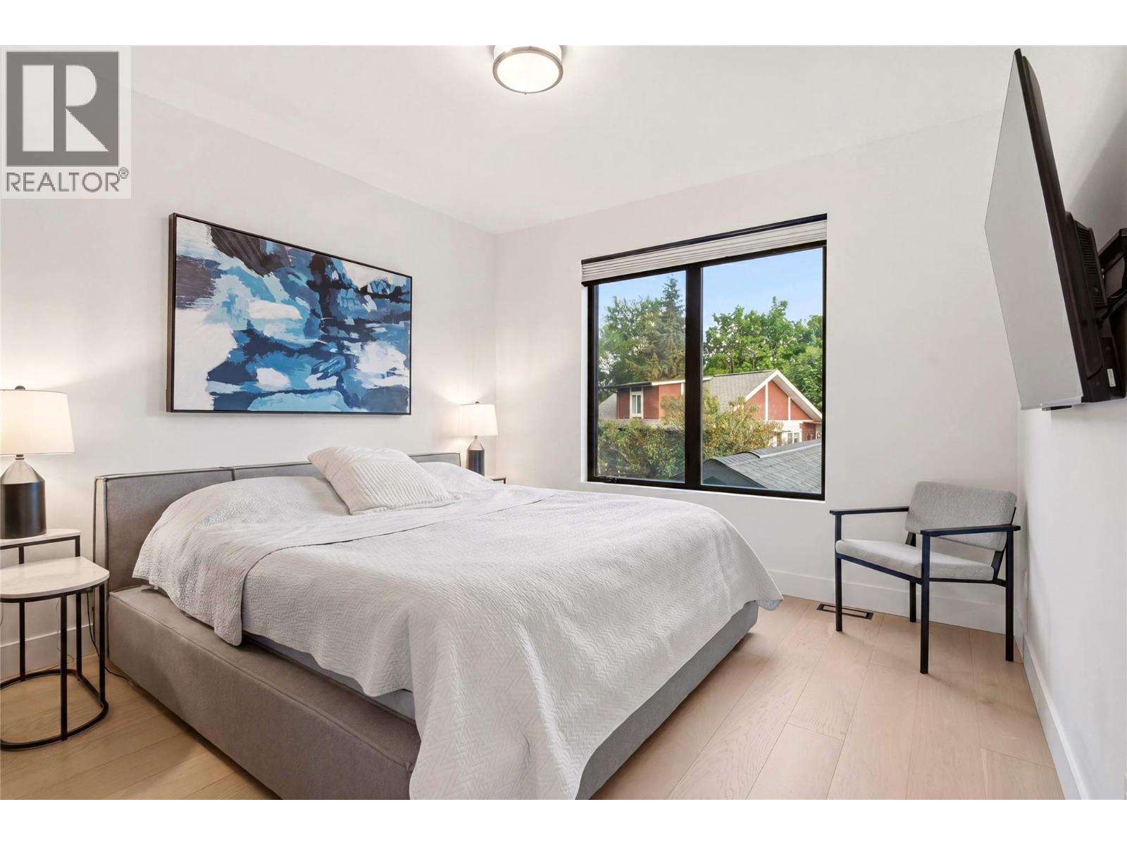 267 Lake Avenue - 31