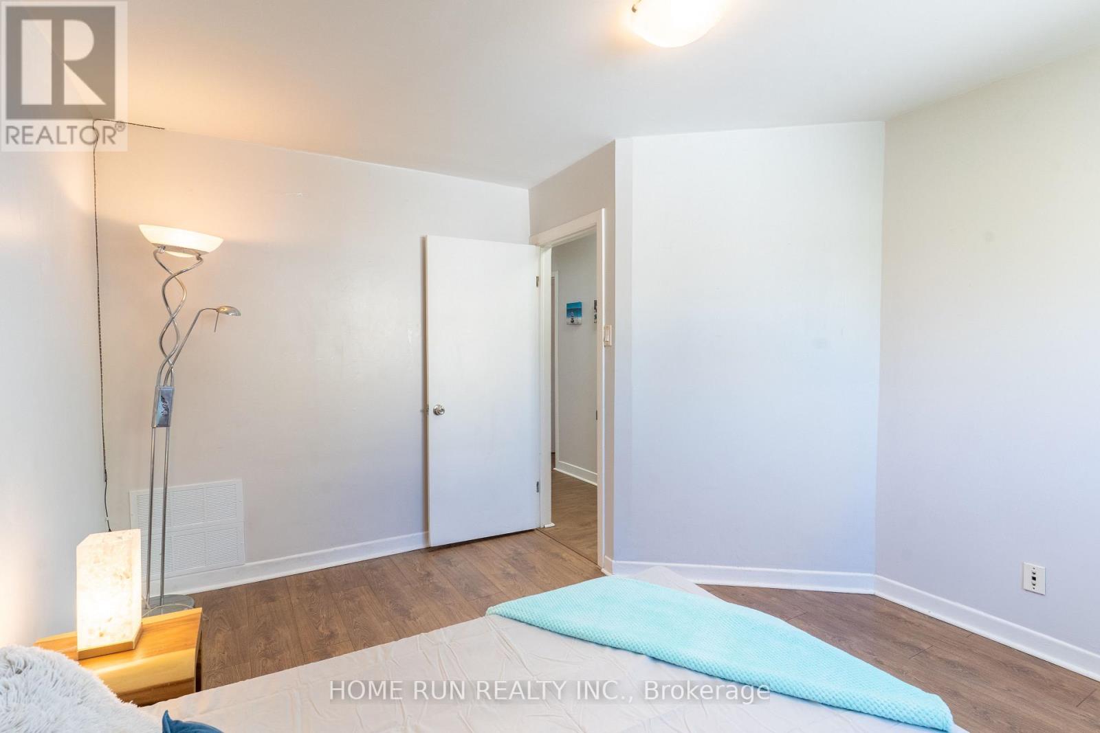313 SAVARD AVENUE S - 22