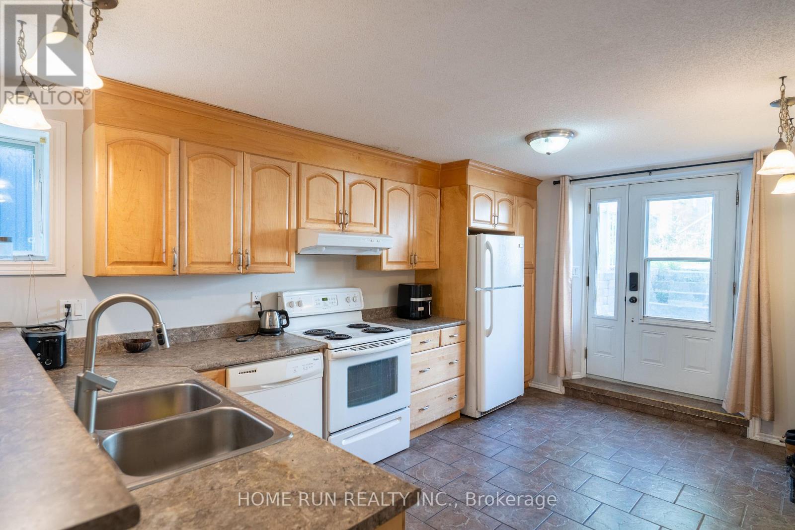 313 SAVARD AVENUE S - 34
