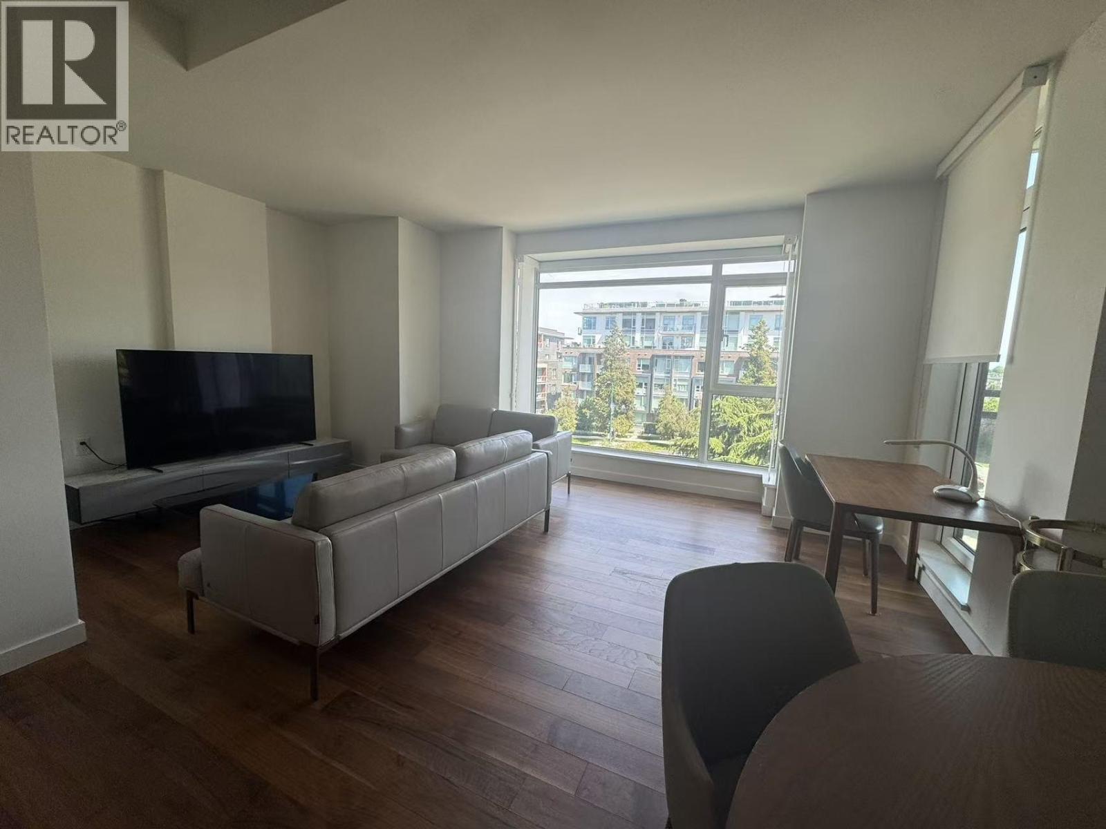 402 4189 CAMBIE STREET — photo 2
