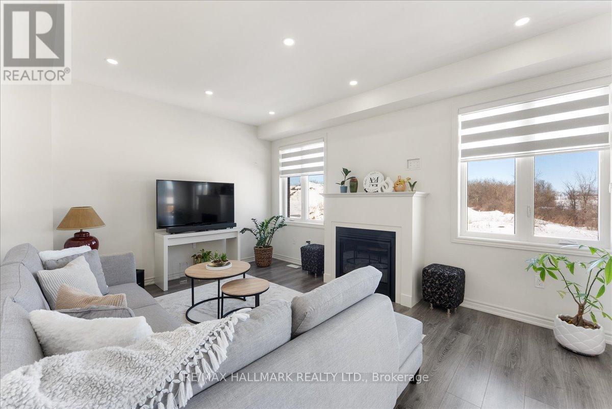 106 REA DRIVE - 17