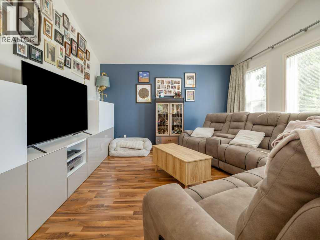 202 Mt Sundance Crescent W — photo 23