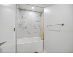 1612 10626 City Parkway, Surrey, BC V3T0S3 Photo 15