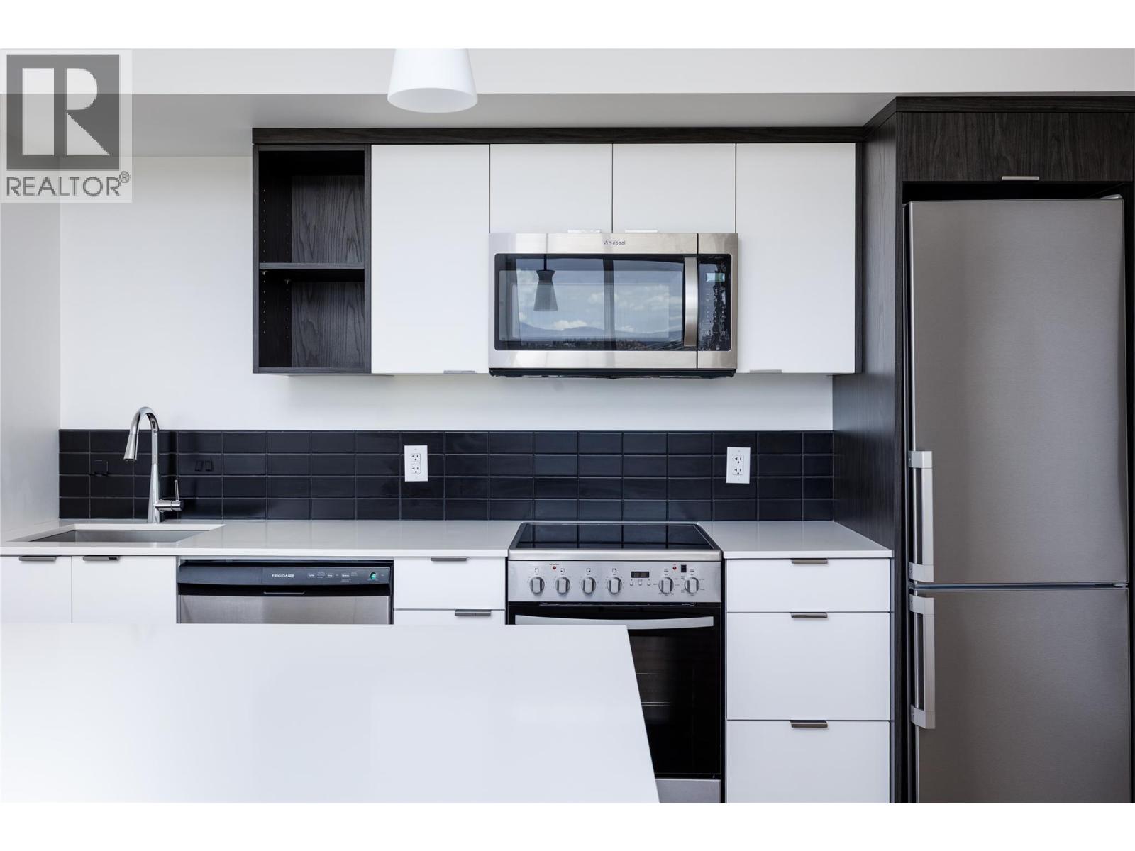 #401 615 Rutland N Road - 2