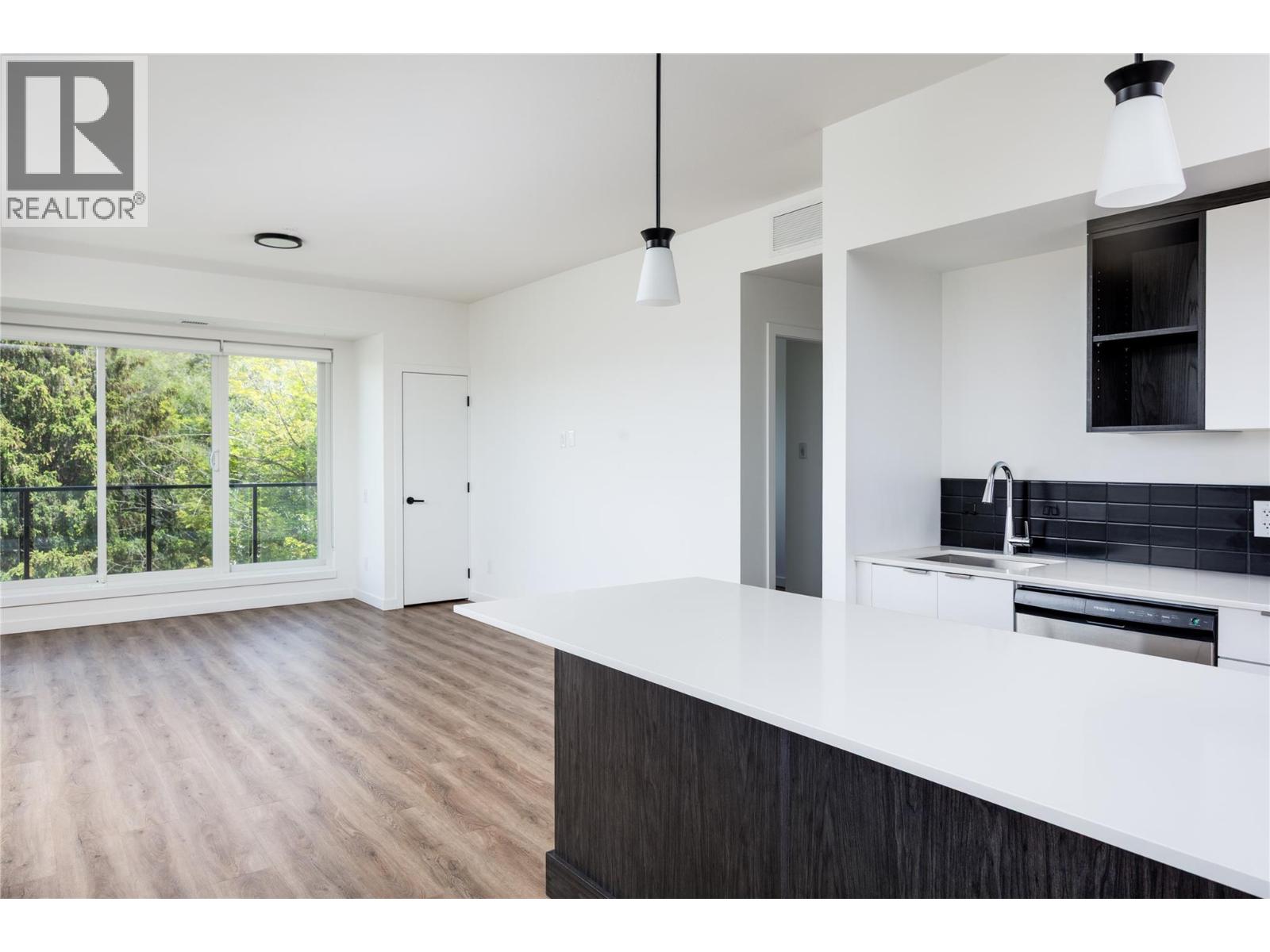 #401 615 Rutland N Road - 3