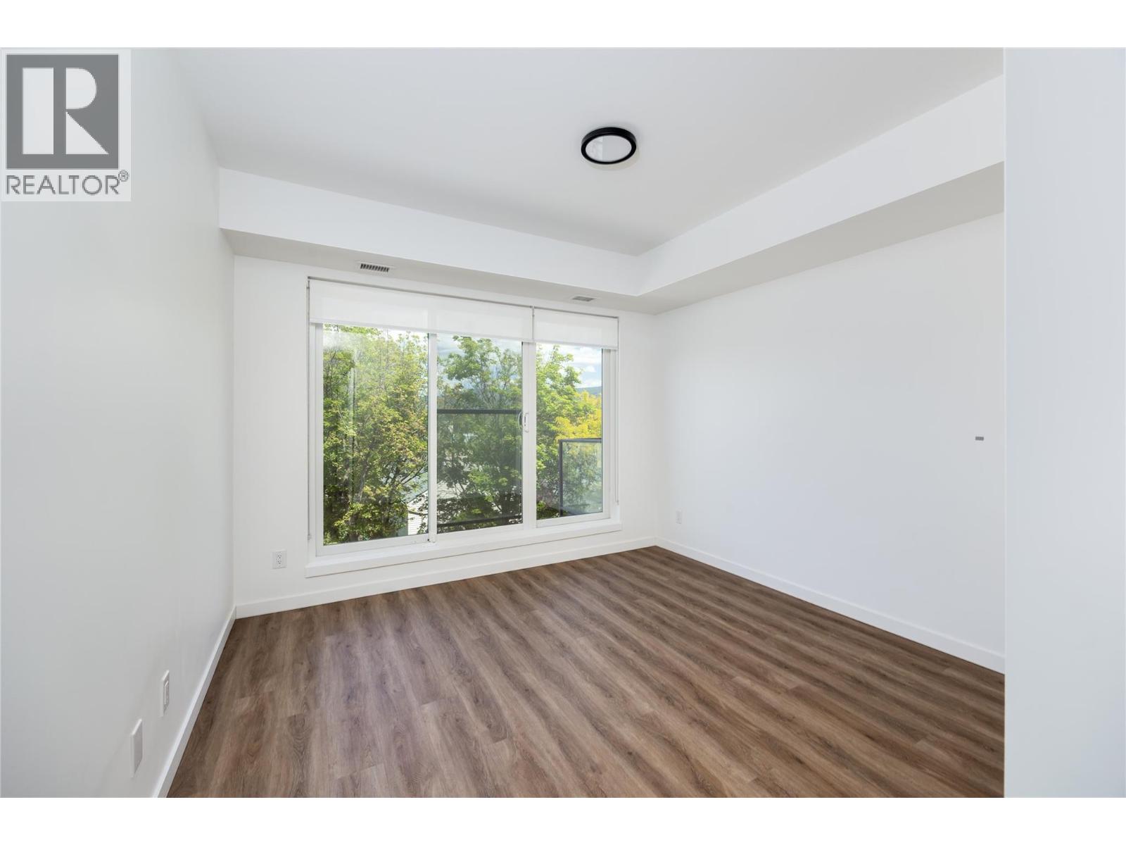 #401 615 Rutland N Road - 12