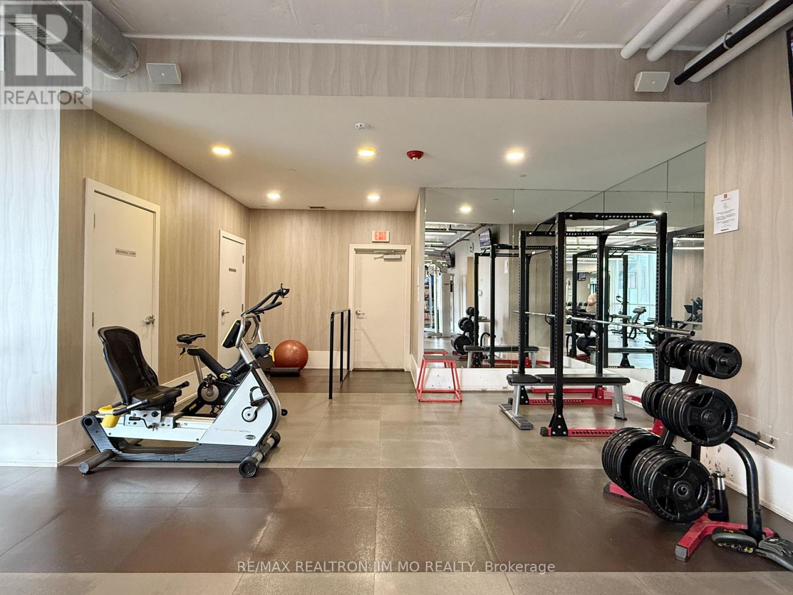 #727 20 BRUYERES MEWS - 20