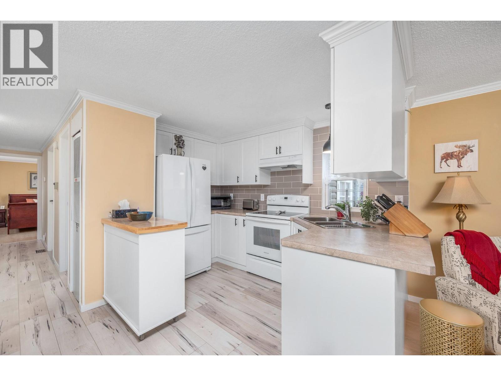 #26 1600 43 Avenue - 10