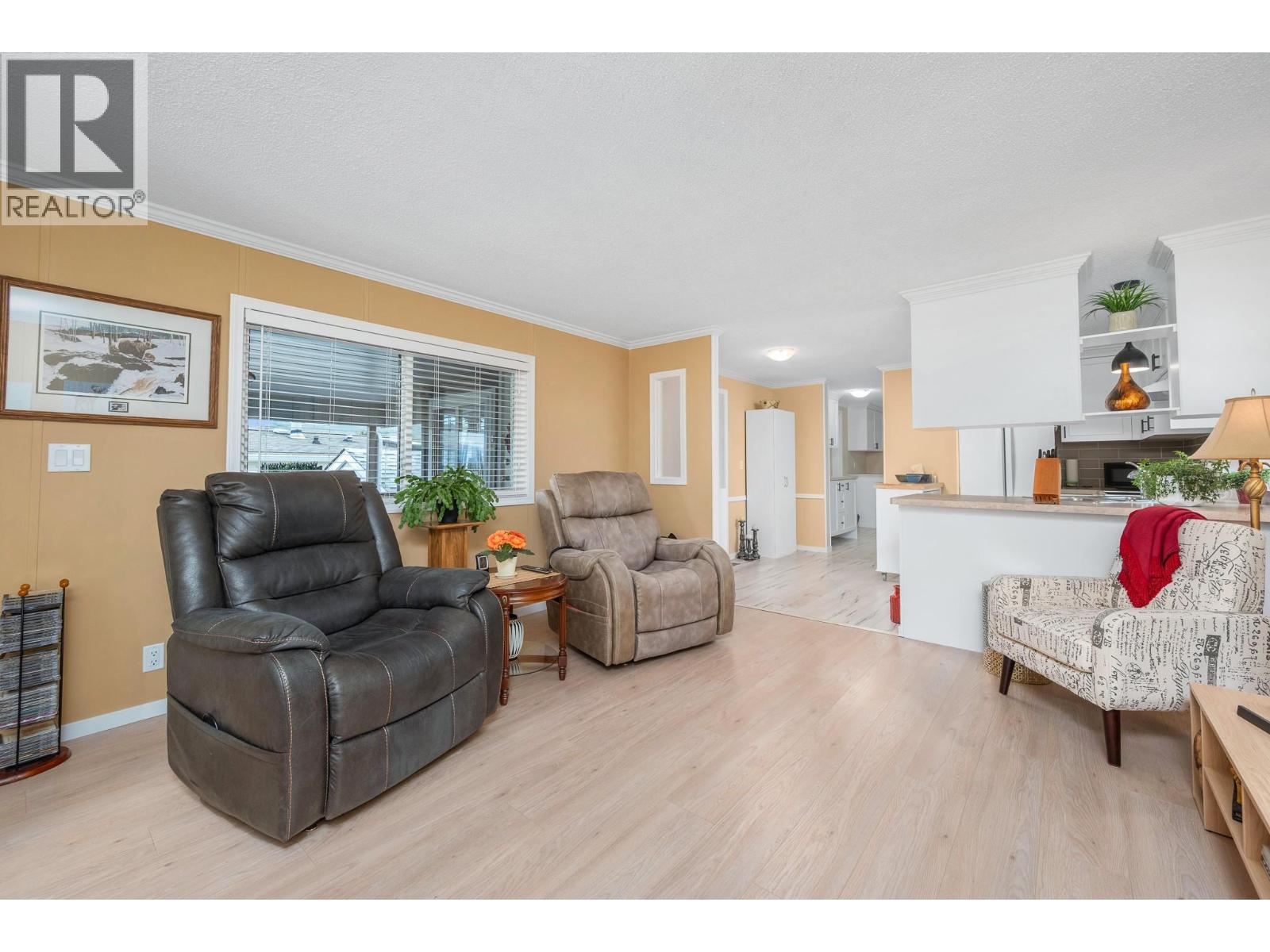 #26 1600 43 Avenue - 6