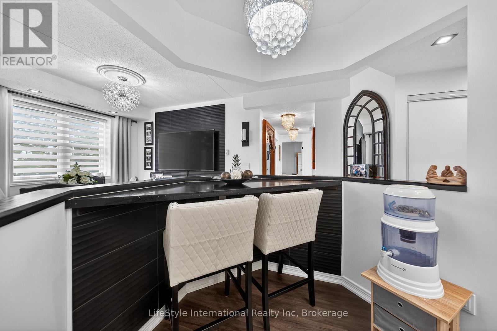 #213 208 SILVERCREEK PARKWAY N - Image 10