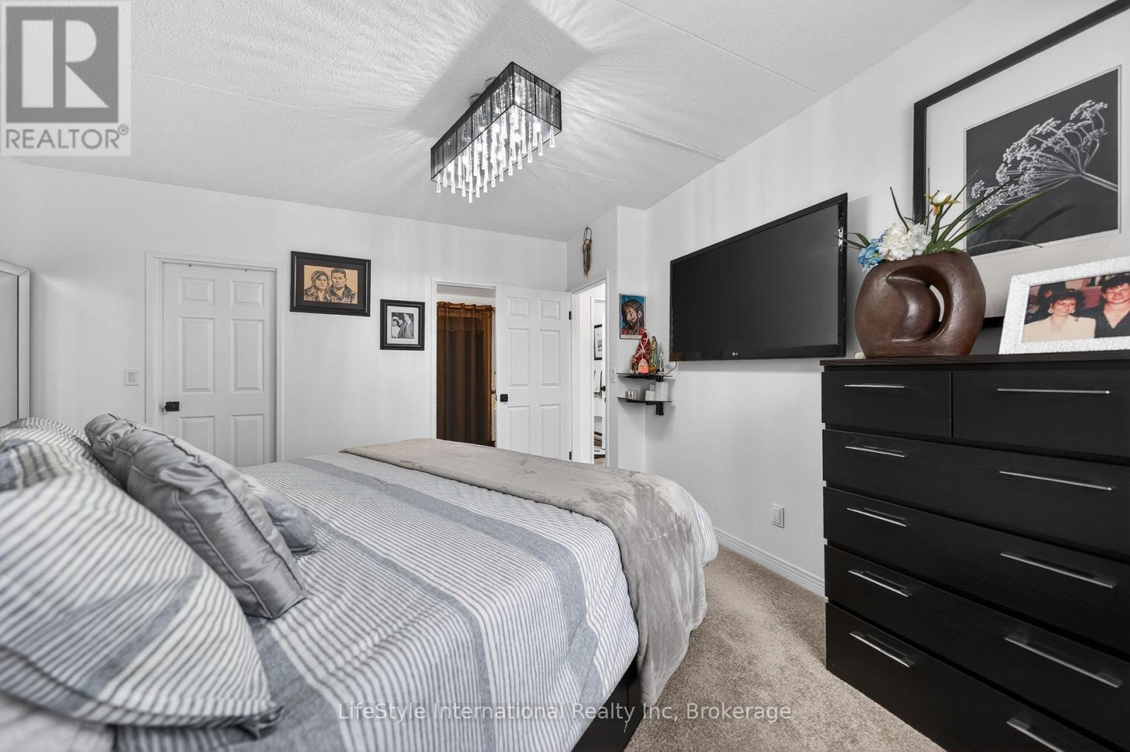 #213 208 SILVERCREEK PARKWAY N - Image 21